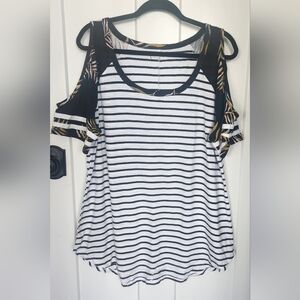 Maurices 24/7 cold shoulder baseball tee in size XXL